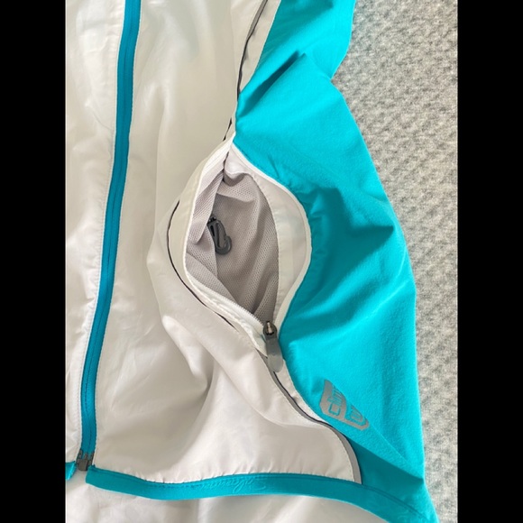 NWOT SALOMON Women vest XS - Picture 4 of 4